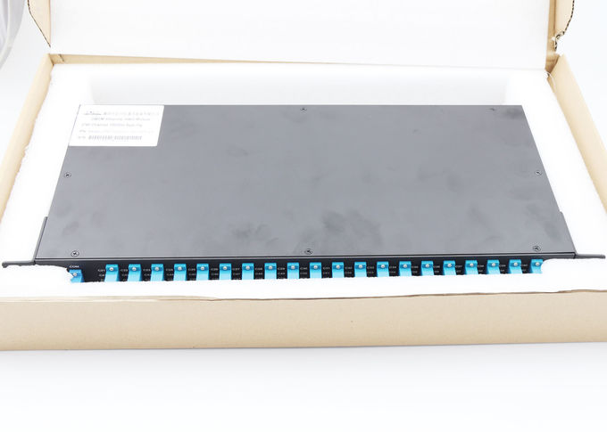 40Ch 100G MUX / DEMUX DWDM 1U do montażu w szafie ze złączami LC / UPC
